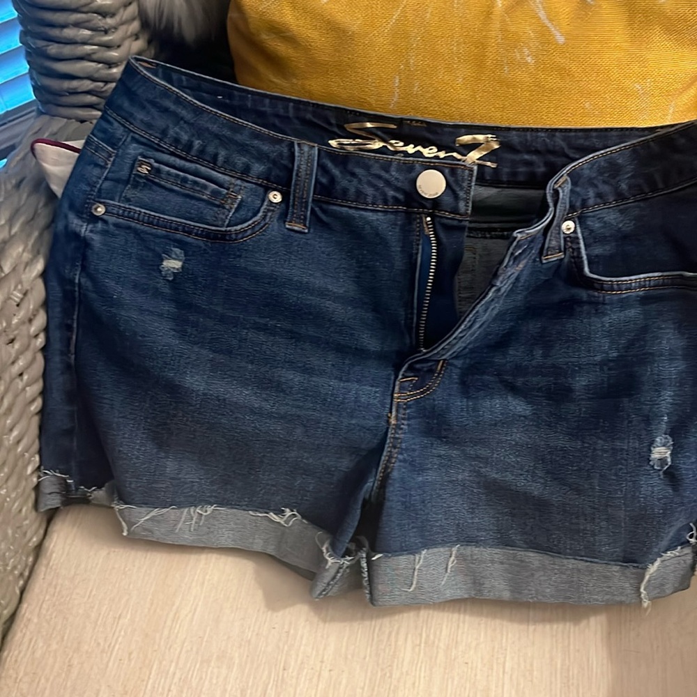 Seven7 Weekend, short size 10, and great condition worn once
